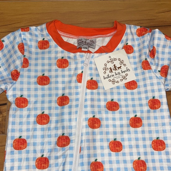 Southern Sass Smocks size 12M zip pumpkin romper with faux button bottom - Picture 2 of 3